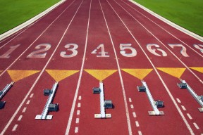 jinnianhui sports-JackeyLove跨界防守巴黎圣日耳曼，电竞不死精神闪耀绿茵场
